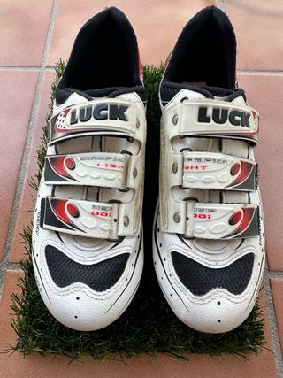 Zapatillas ciclismo LUCK rojas y blancas