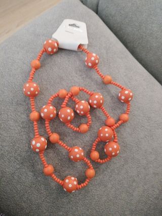 Collar madera naranja lunares blancos