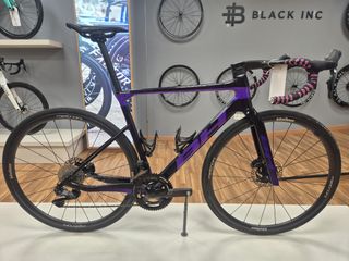 BH ULTRALIGHT. Bicicleta de carretera 
