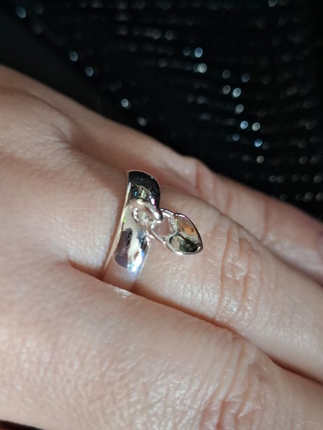 Anillo con colgante corazón. Plata 925