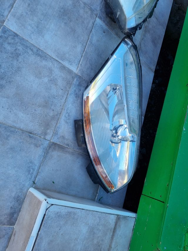 Faros Citroën C4 Picasso