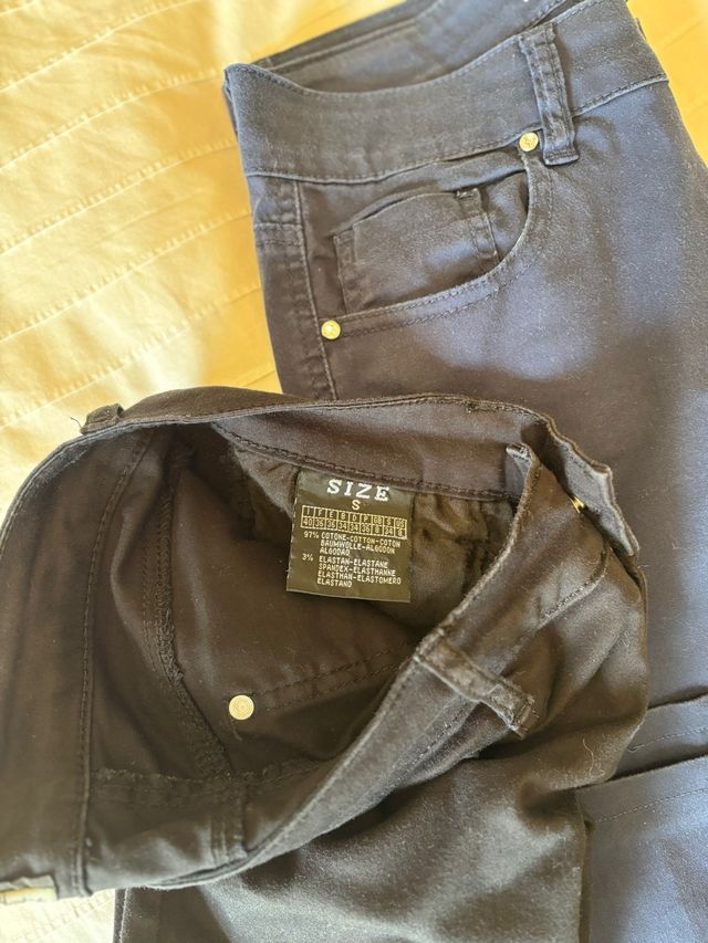 2 paia Jeans cotone elasticizzato blu e neri
