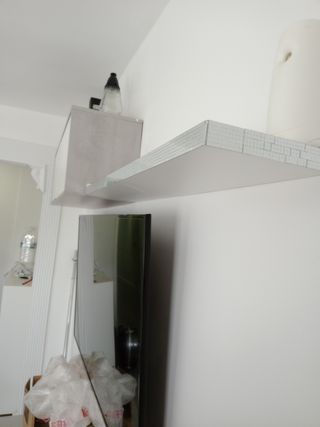 Mueble TV salón blanco y gris