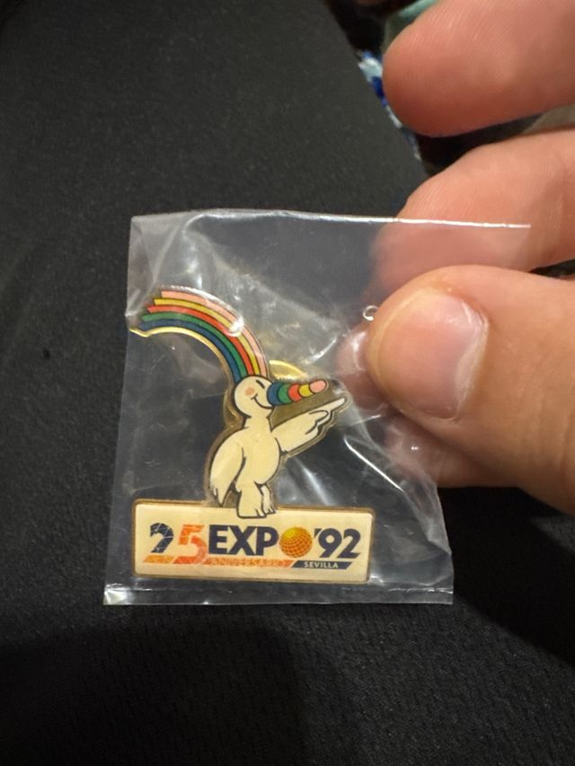 Pin Curro EXPO 92. De su 25 aniversario.