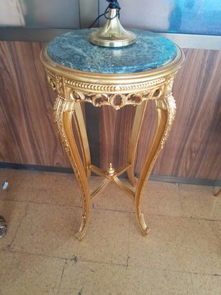 Mesa auxiliar vintage dorada