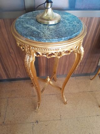 Mesa auxiliar vintage dorada