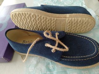 Zapatos Batilas náuticos azul marino
Talla 34