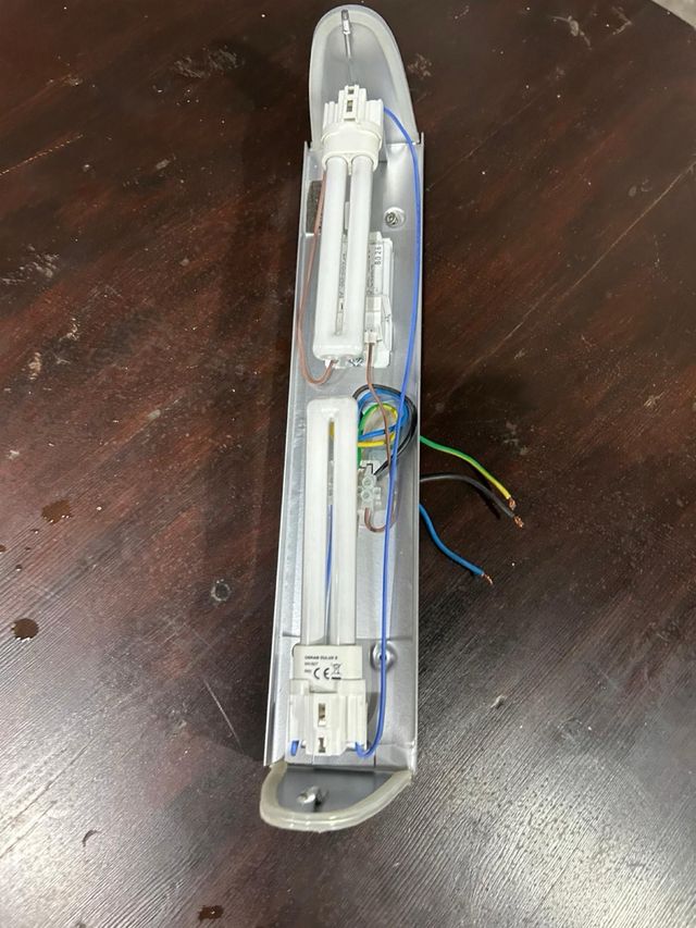 Aplique de Pared Blanco y Plata