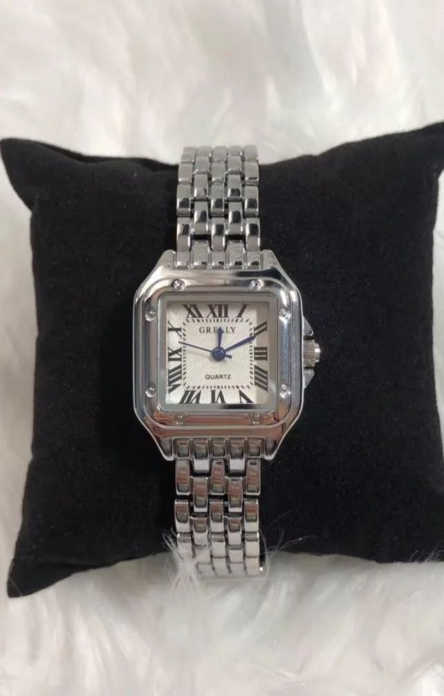 Orologgio Donna 
ri modello lussoso 