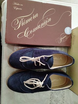 Zapatos comunión Yoavás niño azul
Talla 34