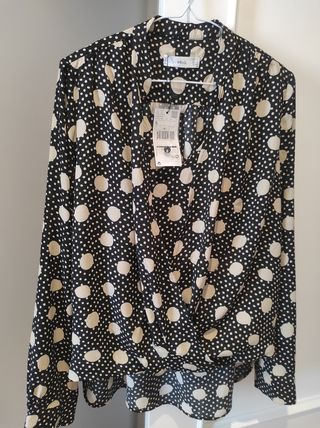 Blusa lunares mango