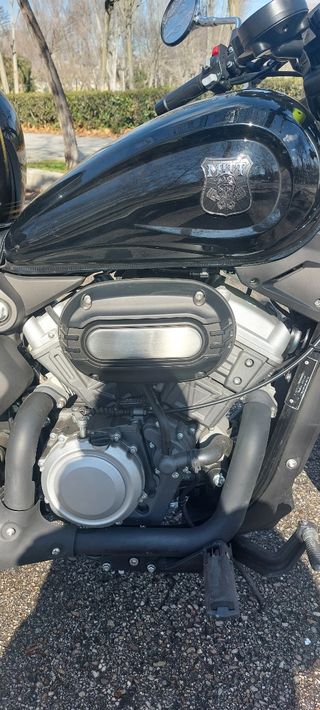 Mitt Custom 125cc bicilíndrica. Apta carnet coche