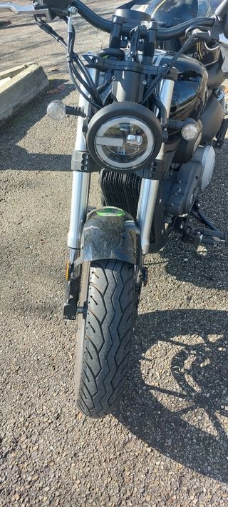 Mitt Custom 125cc bicilíndrica. Apta carnet coche