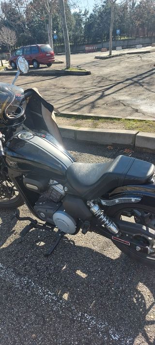 Mitt Custom 125cc bicilíndrica. Apta carnet coche