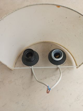 Aplique pared blanco. Pantalla imitación papel