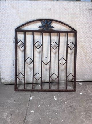 Reja ventana antigua - hierro