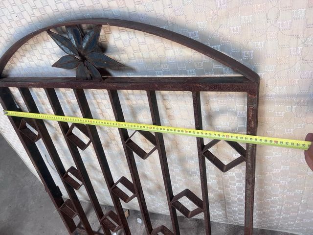 Reja ventana antigua - hierro