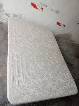 Somier laminas y base tapizada