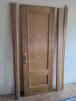 Puerta roble derechas