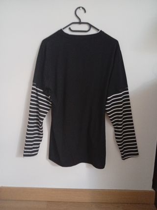 Camiseta gótica larga sencilla 
