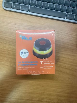 Luz de emergencia V16 conectada DGT