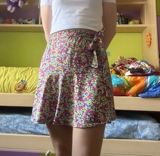 Falda floral multicolor NUEVA sin etiqueta