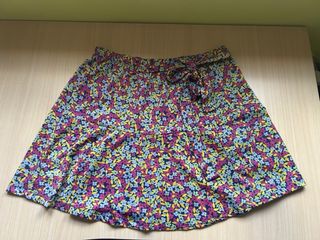 Falda floral multicolor NUEVA sin etiqueta