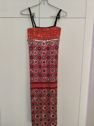 Falda o Vestido de fiesta invitada.