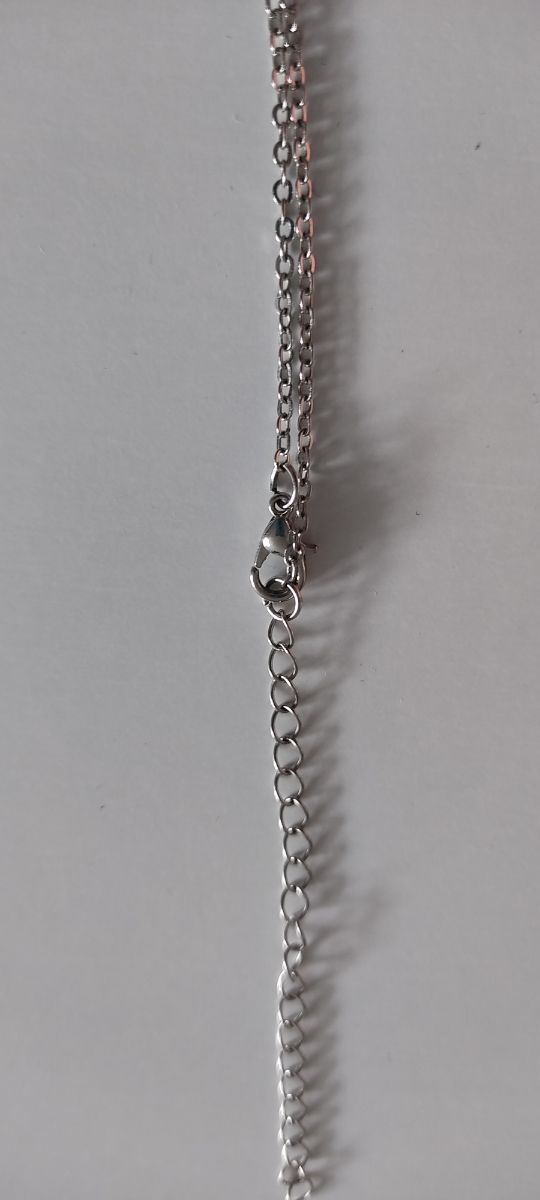 Caja con rosa preservada y colgante