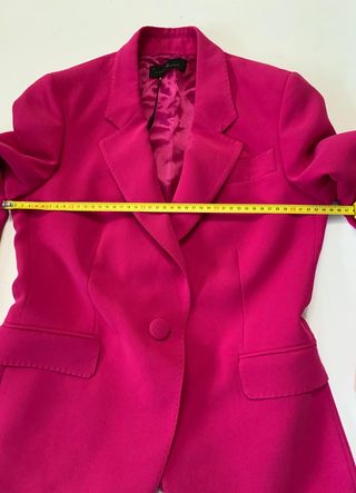 Chaqueta roja Carolina Herrera nueva 