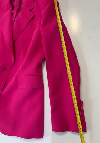 Chaqueta roja Carolina Herrera nueva 