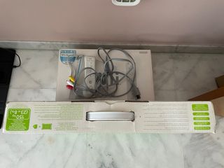 Nintendo Wii blanca + Wii Fit Plus
+ 1 mando 