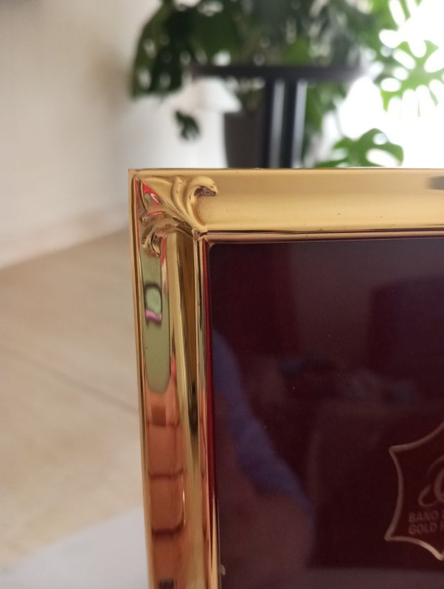 Portafotos dorado flor de lys