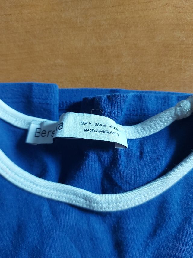 Maglietta Bershka blu tg.5 Tenuta benissimo