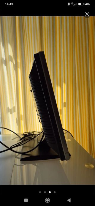 MONITOR  YUSMART 17" PLATA COMO NUEVO