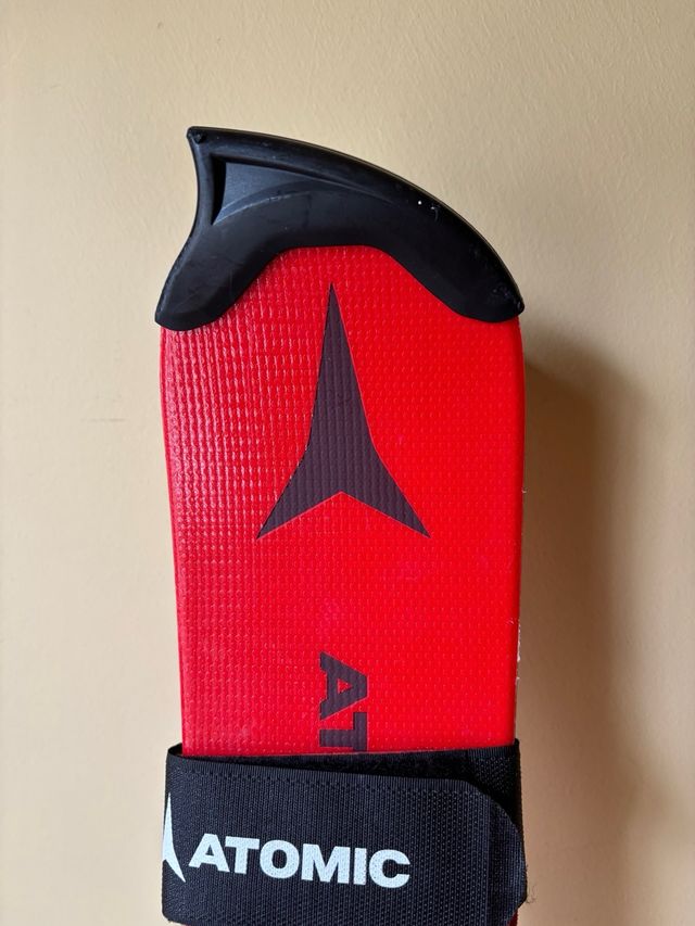 Esquí Atomic slalom 138