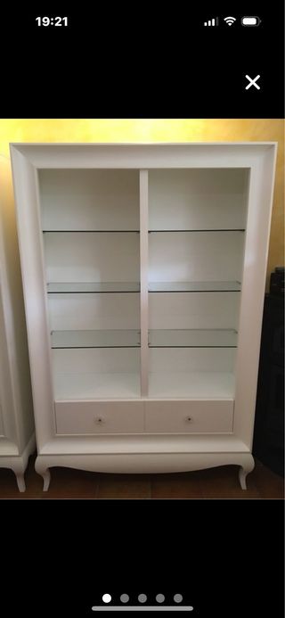 Mueble/ vitrina/ color blanco/ madera