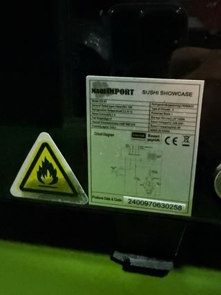 Se vende vitrina refrigerada de barra