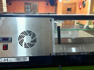 Se vende vitrina refrigerada de barra