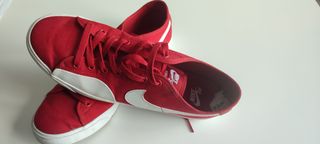 Zapatillas Nike SB rojas y blancas