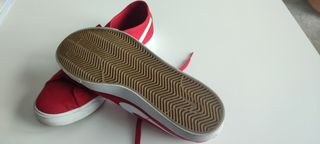 Zapatillas Nike SB rojas y blancas