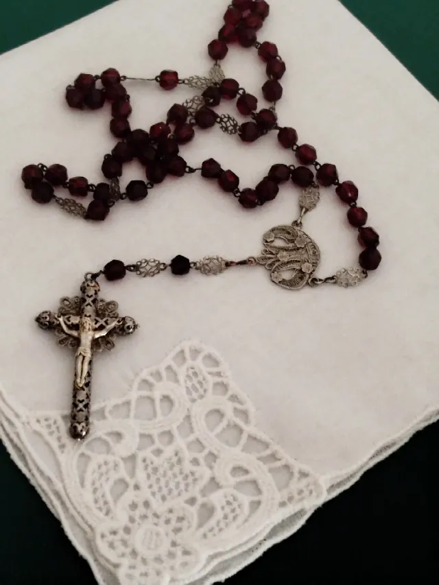 Rosario cristal granate, filigrana plata Mantilla