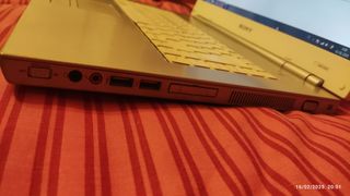 Ordenador portátil Sony VGN-N21E