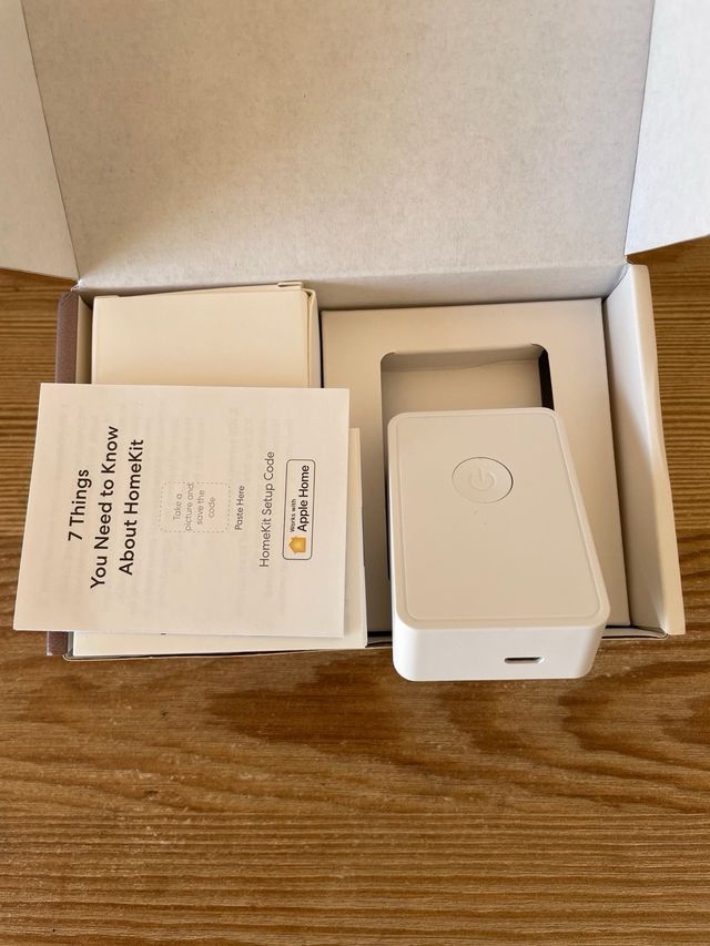 Smart wifi hub meross