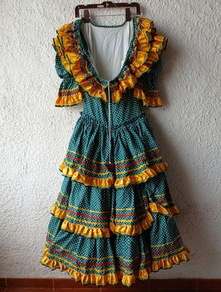 Traje de flamenca amarillo con volantes – Talla 40