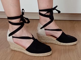 Sandalias cuña negras