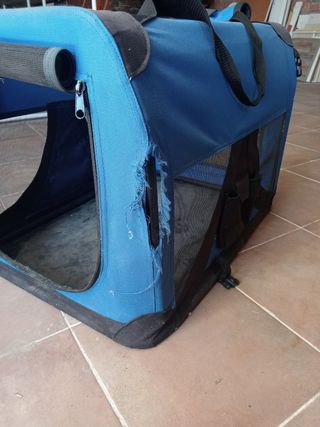 Transportín azul para perros