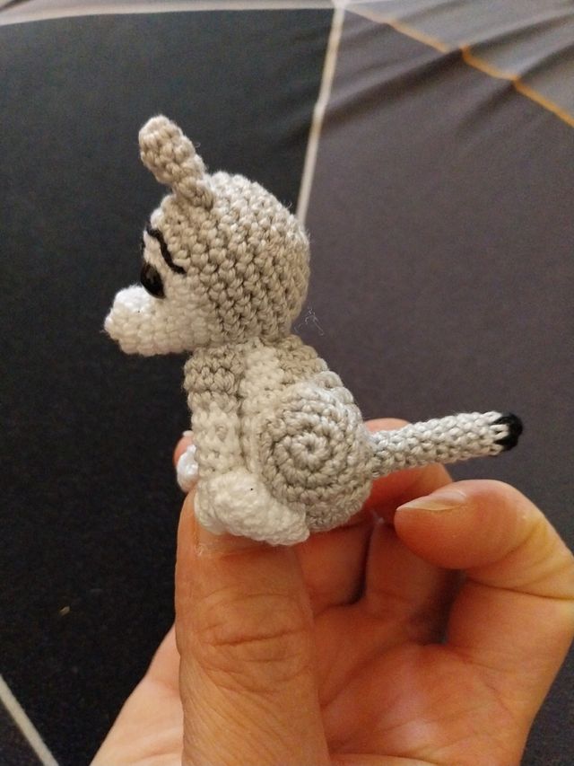 Amigurumi lupo o husky a uncinetto