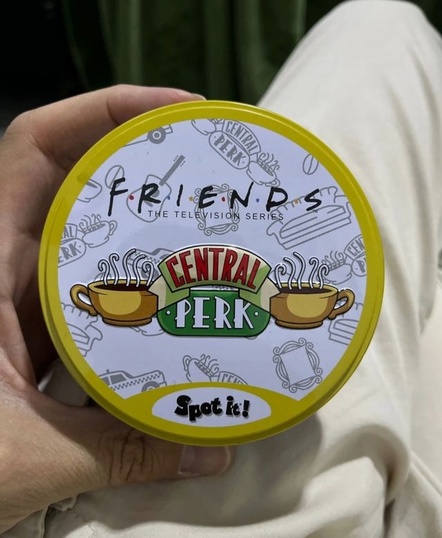 Spot It! Friends - Juego de Mesa