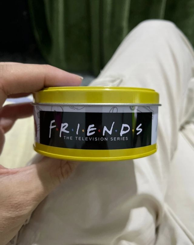 Spot It! Friends - Juego de Mesa